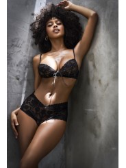 Soutien-gorge et shorty laçage en dentelle florale noire de chez Mapalé