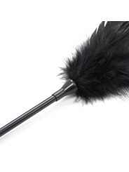 votre grossiste en dropshipping Dreamy Fetish avec cette cravache noire de 48 cm avec un embout fessées et un embout plumes.