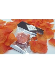 pétales de roses parfumées en tissu de soie chez votre distributeur DREAMY Fetish.